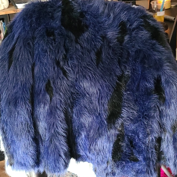 Faux fur blue jacket - Picture 3 of 3